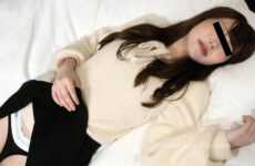 A fair-skinned beauty gets a surprise quickie threesome! Two consecutive creampies!